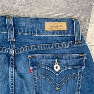 Levis 542 Tilted Flare Size: 8